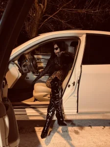 Eva_Devis what would you do to me in this car? slika 8