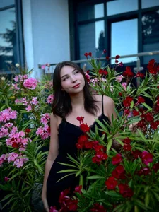 Beg_me_now Have you looked? Now think about what lies behind what the prince sees. Pic 6