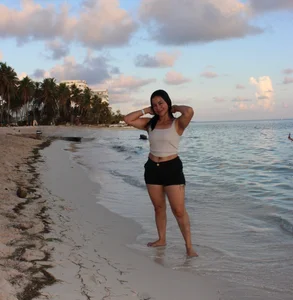 veronika_naughty Sunny holidays Pic 2