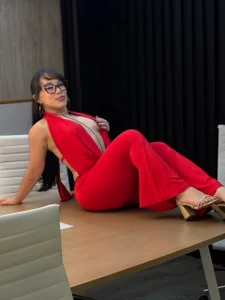 ZaraKafruni A LADY IN RED Pic 2