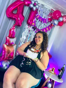 scarlettbootyのBirthday photosの 6枚の写真