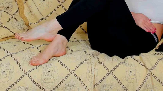 Riley_Annet kullanıcısının Footjob. My bare feet albümü -  7 fotoğraf