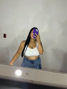 Melisa_Soto Feeds Foto