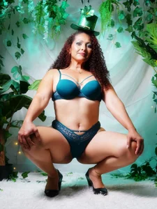 Green Desire 🍀🔥 od LilihtMature  2 snímek