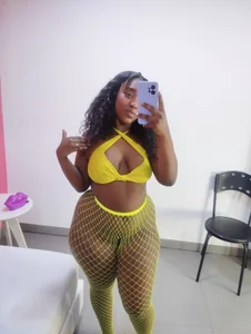 natasha_sexy69 Yellow 💛 Pic 4