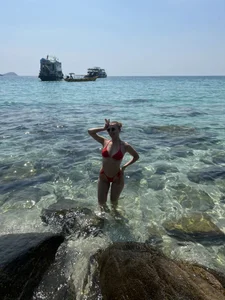 CharlotteWells Just to please Foto 7