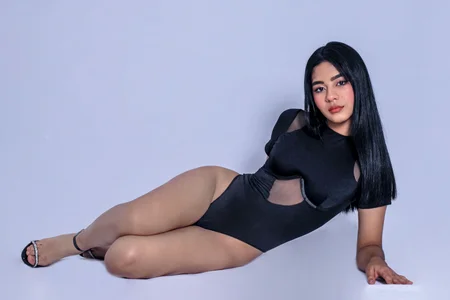 _kyraa_: 🔥🤍 The perfect contrast ... do you dare?👅 ( 3 фото)