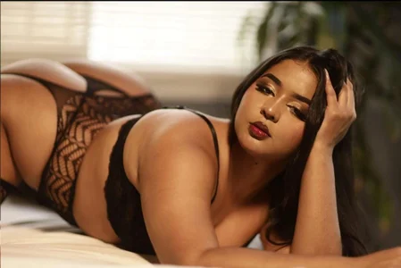 Isabella_Belmont 🖤👅🤍 Hình 5