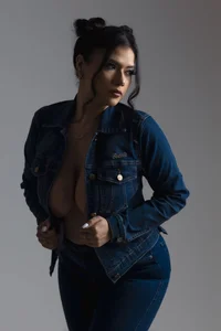 Haylenpark Sensual in jeans 💙✨ Pic