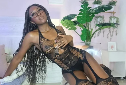 Sexy girl with glasses od Naelith_  3 snímek