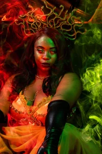 Tyra_Privacy medusa  4টি ছবি