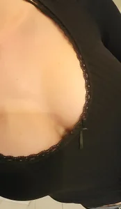 Gwenny-Grace Public  3টি ছবি