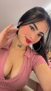 _Naomi_Fox_ pink power Immagine  5