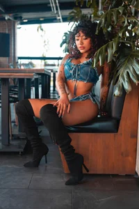 LuckySwagson: Jeans on my pussy ( фото)