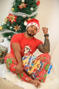 bruno_miller_ Christmas Temptation 2025 🎄 🎁 ❄️  2. fénykép