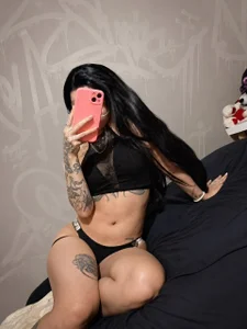 Darkluxxy 𝔭𝔥𝔬𝔱𝔬𝔰 𝔦𝔫 𝔪𝔶 𝔟𝔢𝔡 🖤 Foto
