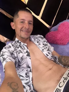 BriannaTS_and_David kullanıcısının Hot David🔥 albümü -  2 fotoğraf
