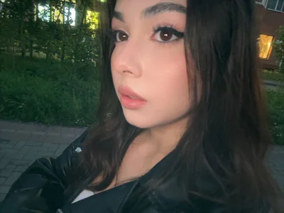 OttilieBurruss Public Immagine  2