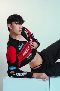 A BIT MORE de Jamess_Carterr_  3 photos