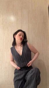 ManaGallob Queen of Hearts Pic 6