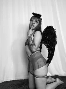 Angel travieso de kiaraBennett  Imagens