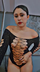 hotter than ever🔥🔥 de _samantha_sky  2 Imagens