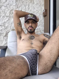 Blaxie_xL Quien quiere sentarse 🥵🔥 Bilde