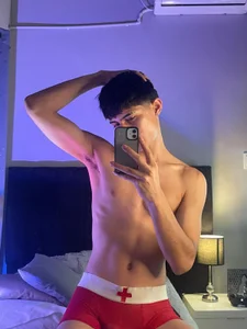 NovaaWhelerのI am the cure to your illnessの 5枚の写真