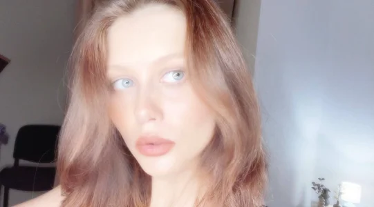 Little-blush kiss Pic