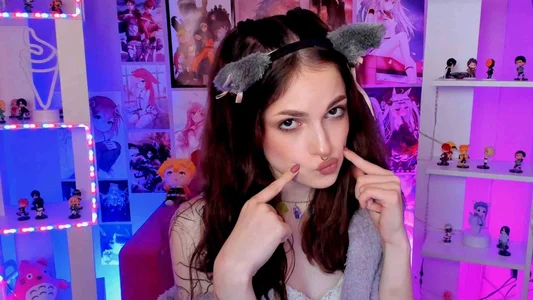 BratzieDarsie Anime girl is ready to conquer and submit) Foto 3