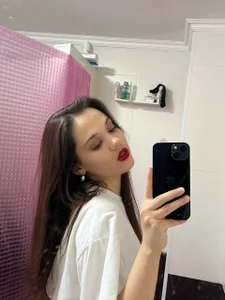 ElvinaEvitt Public Pic 3