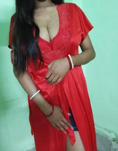 Sexy_SonniyaaHeavy boobs图片