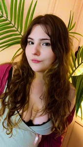 LilyElwes Public Pic 7