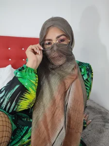 zehra_sanem If you really got to know me you would make a great friend. Pic 5