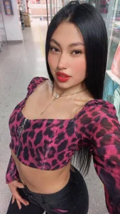 emma_collins_18 Public Pic 5