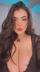 Harmonybabe_ My eyes are already seeing what I want 😏 Immagine  2