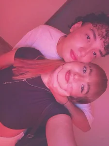 Velvet-Duo Public зображення