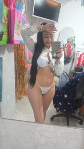 IsabellaMariet How about we have some fun? รูป  5