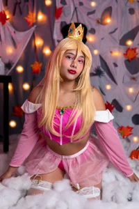 laurasmith_ Happy Halloween from your sexy peach princess Immagine  3