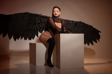 AdeleGray angel or demon 😈 Bilde 6