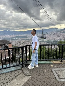 dilan_alfonzoのAn afternoon at the Medellín viewpoint ✨の 5枚の写真