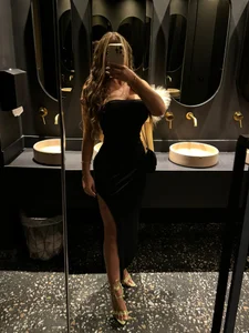 Lizz_Tayler Dinner black Pic 2