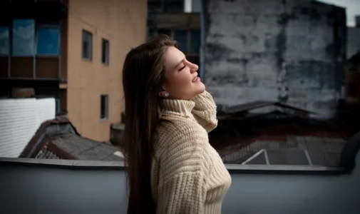 LiiaVelvet Crystal Light Pic