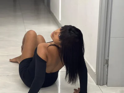 Kaylachannell 🖤 รูป  3