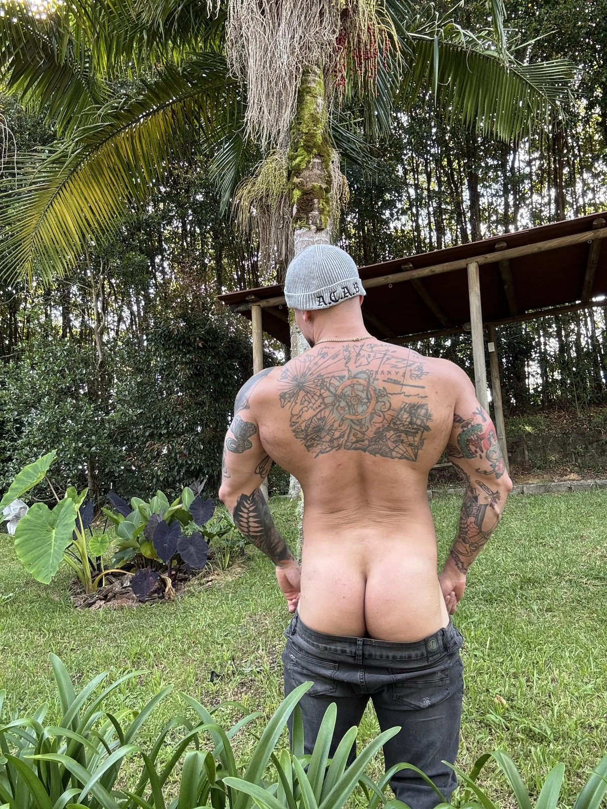 DimitriSullivan_ Trending Plaatje 7778