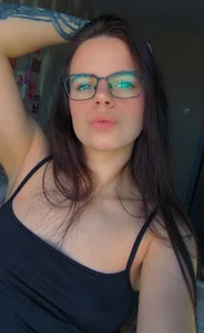 Alanna_Pow Hottie in glasses Foto 7