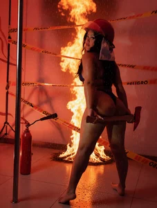 GabriellaLeeのOn Fireの枚の写真