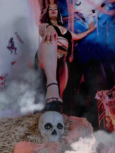 MatureHornyxxxDeadly Queen♥ Bild 3