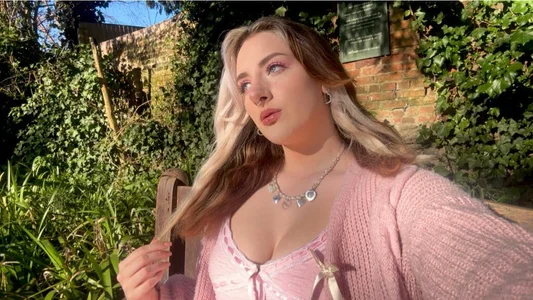 SunflowerDoll Public Foto 9