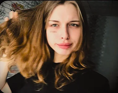 KristinDavis Public Immagine 